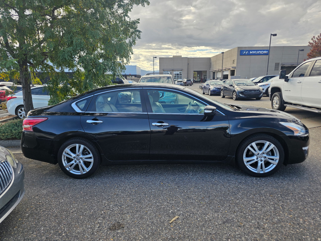 2013 Nissan Altima 3.5 SL photo 4