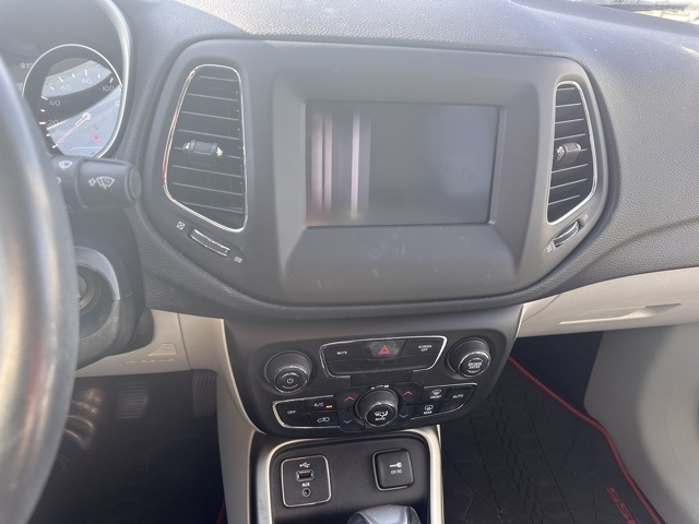 2019 Jeep Compass Latitude photo 19