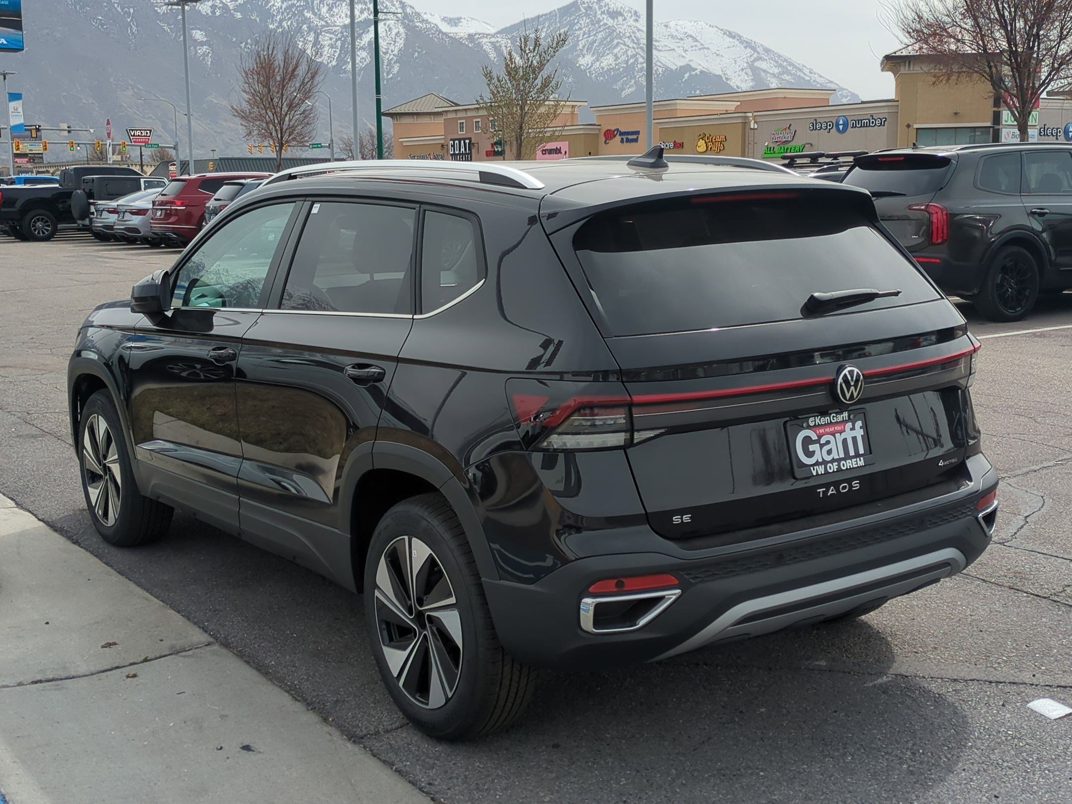 2025 Volkswagen Taos SE photo 5