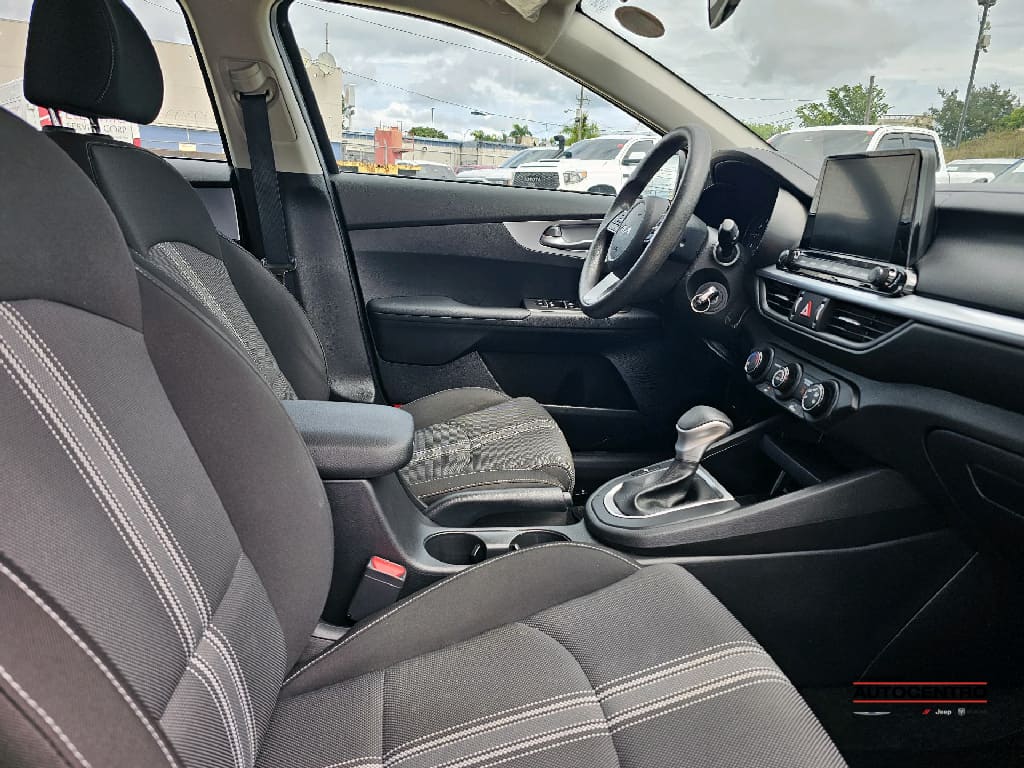 2022 Kia Forte FE LXS photo 4