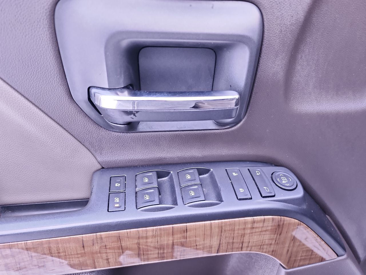 2015 Gmc Sierra 1500 SLE photo 3