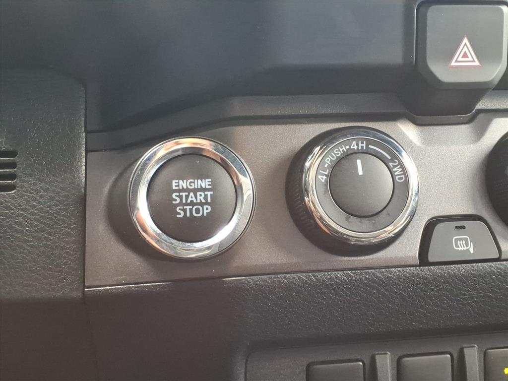 2023 Toyota Tacoma TRD photo 13