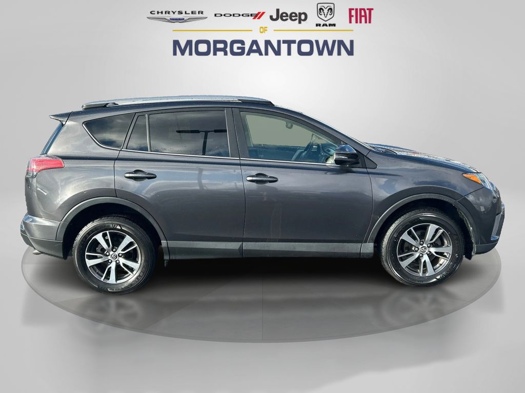 2018 Toyota RAV4 XLE photo 4