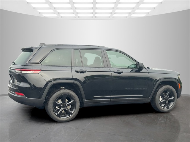 2025 Jeep Grand Cherokee Limited photo 4