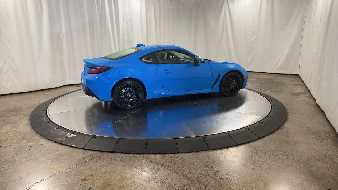 2023 Toyota GR86 Base photo 2