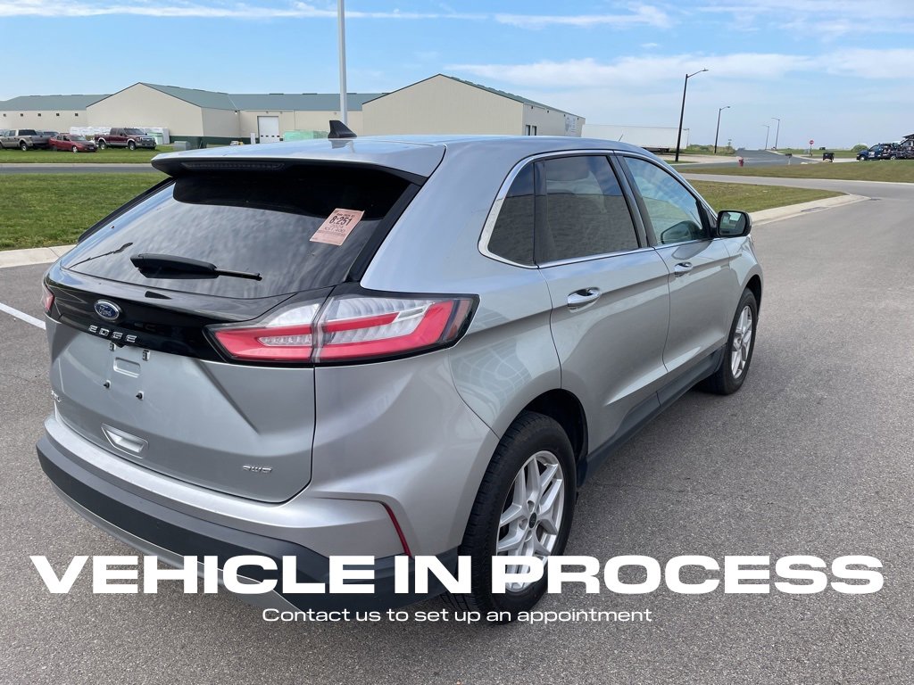 2024 Ford Edge SEL photo 3