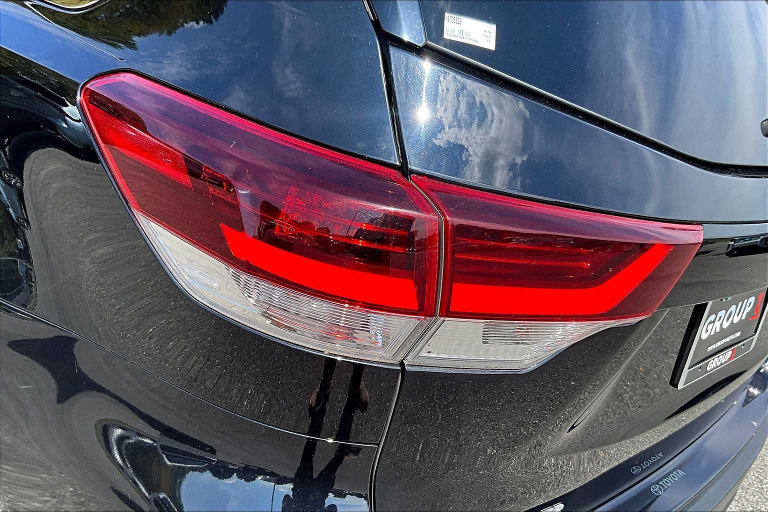 2019 Toyota Highlander SE photo 27