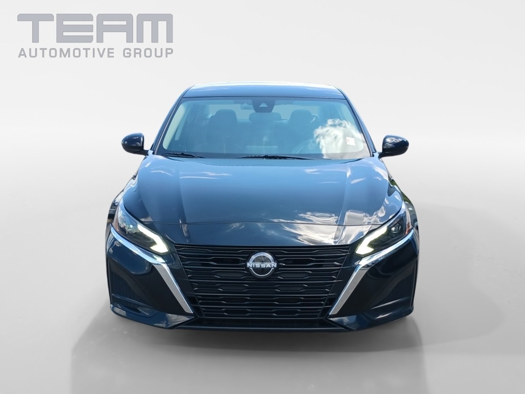 2023 Nissan Altima 2.5 SV photo 2