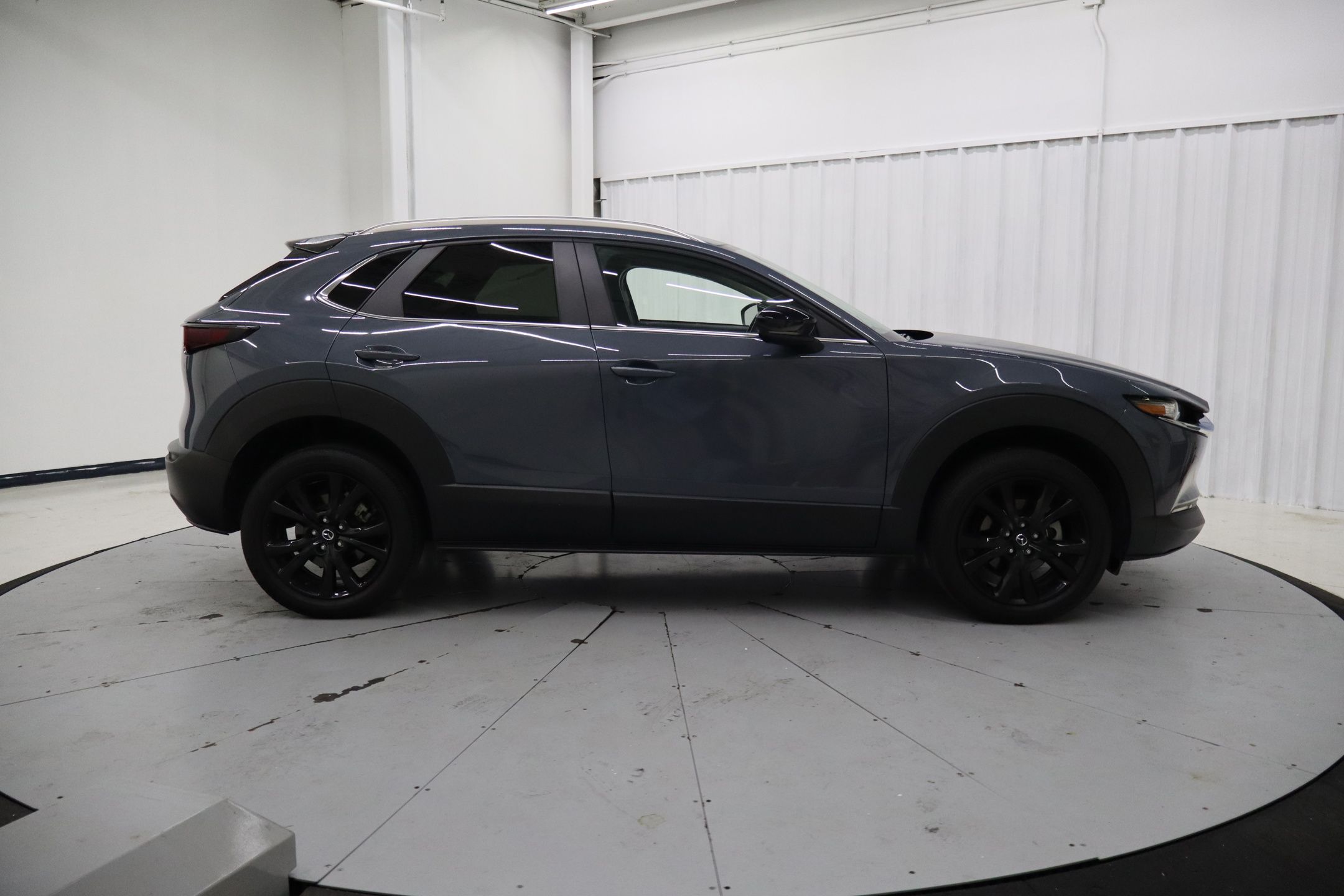 2022 Mazda CX-30 2.5 S Carbon photo 2