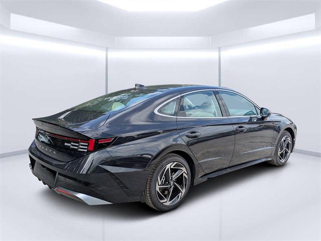 2026 Hyundai Sonata SEL Sport photo 3