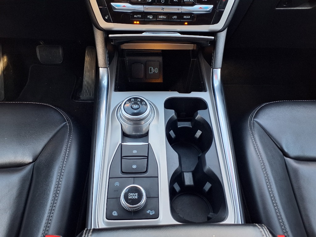 2021 Ford Explorer XLT photo 17