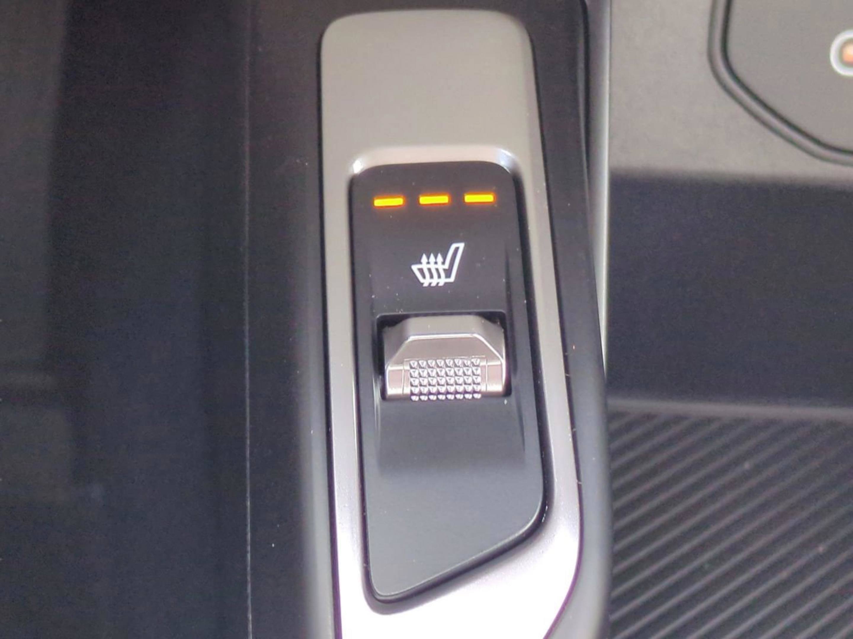 2025 Kia Sorento S photo 22