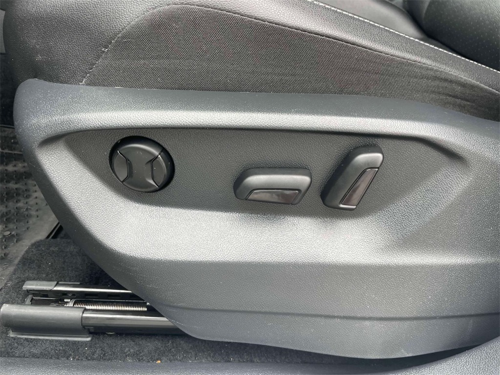 2021 Volkswagen Tiguan SE photo 17