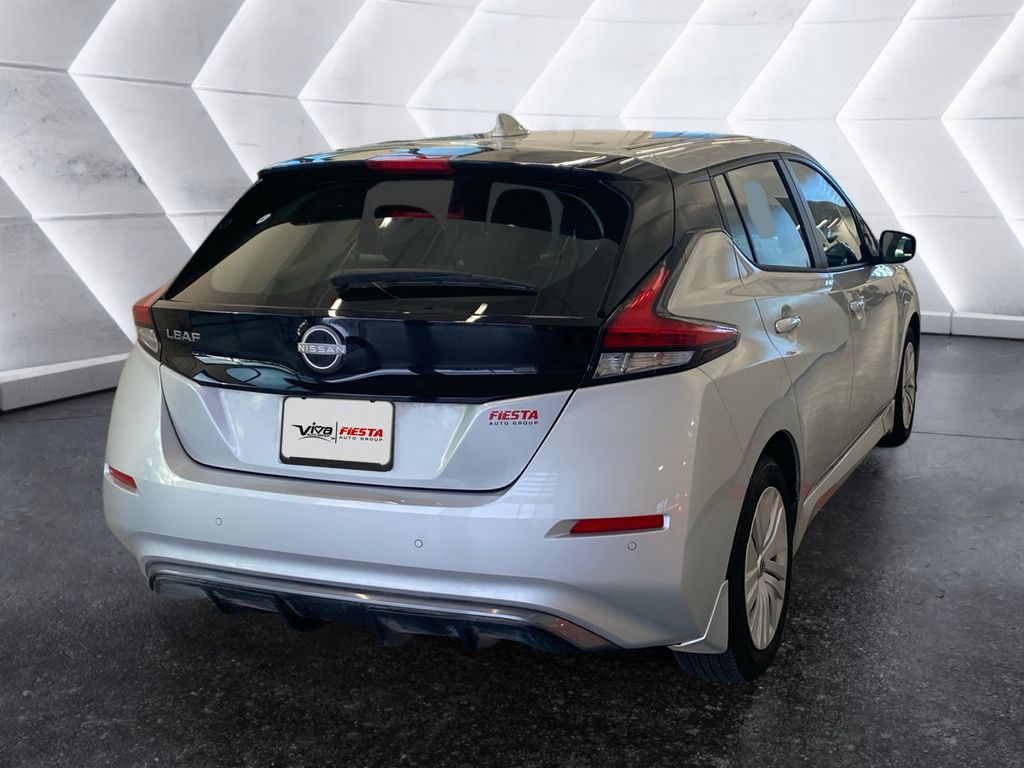 2023 Nissan Leaf S photo 4