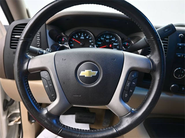 2013 Chevrolet Silverado 1500 LT photo 2