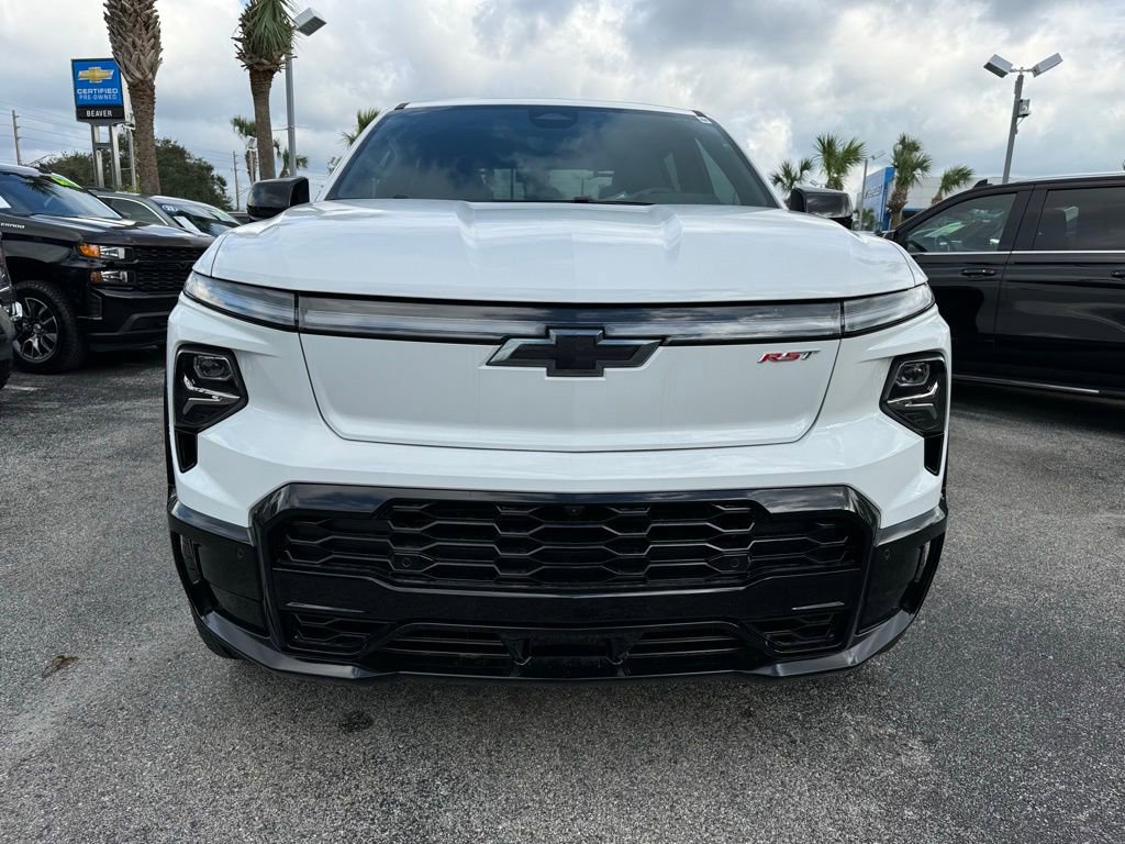 2024 Chevrolet Silverado EV RST photo 2
