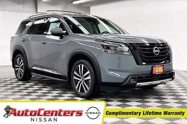 2025 Nissan Pathfinder Platinum's photo