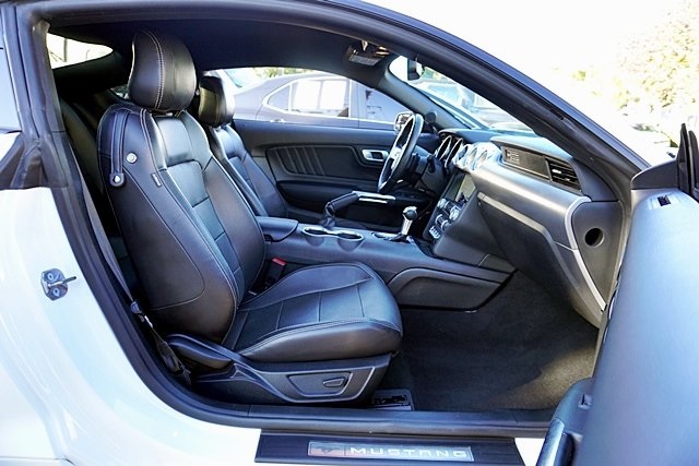 Used 2020 White Ford GT Premium image 13