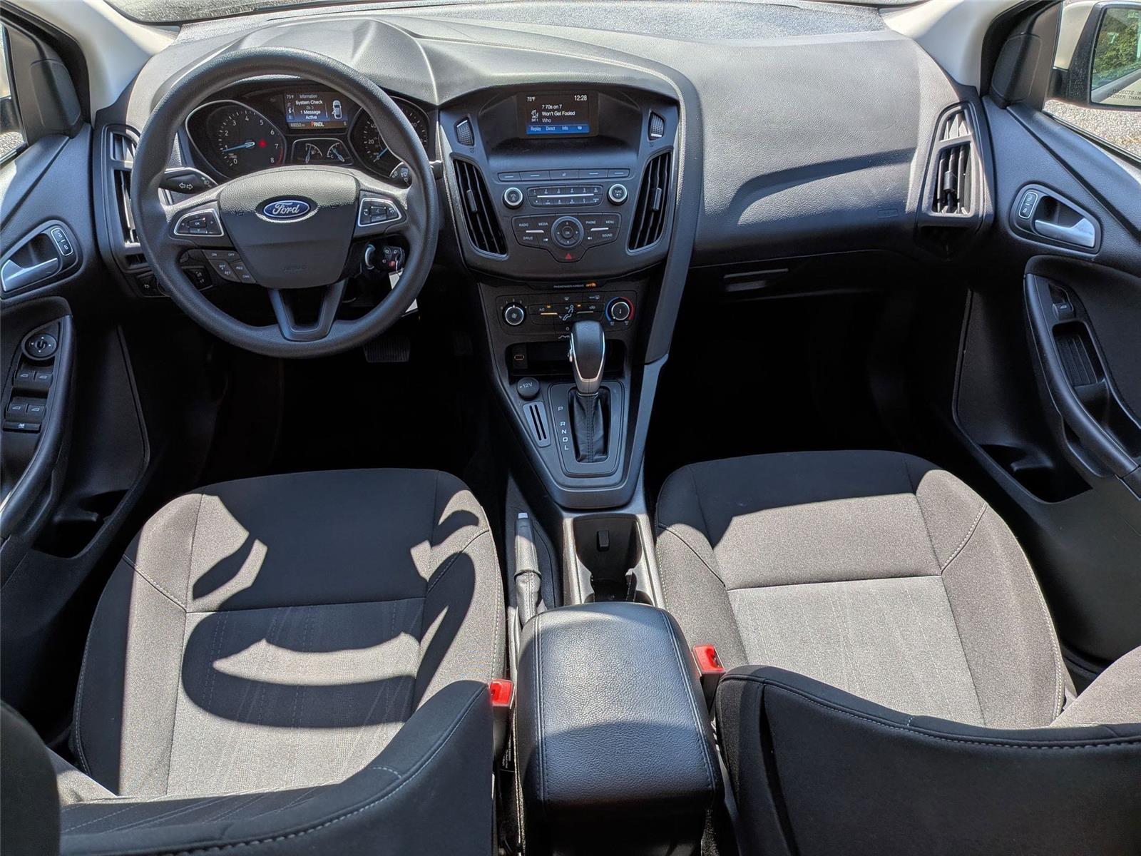 2018 Ford Focus SE photo 28
