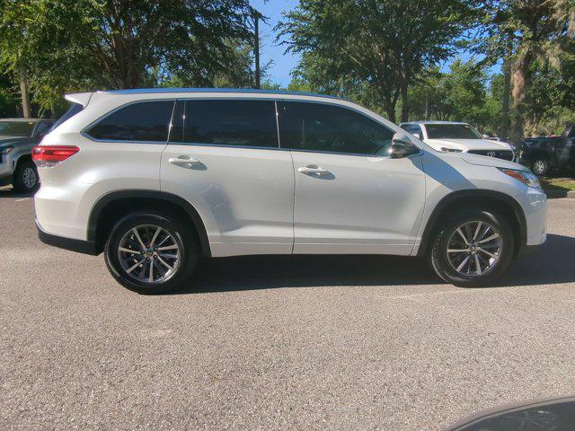 2017 Toyota Highlander SE XLE photo 4
