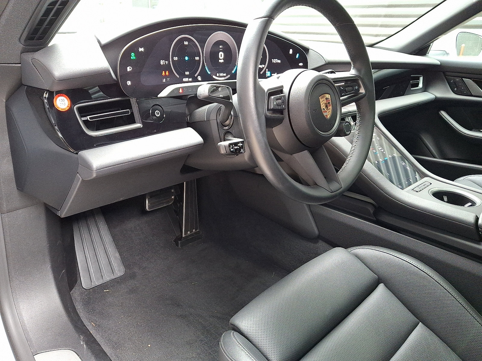 2025 Porsche Taycan Cross Turismo 4 photo 4