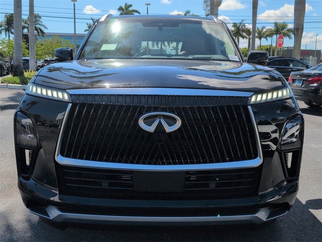 2026 Infiniti QX80 Luxe photo 3