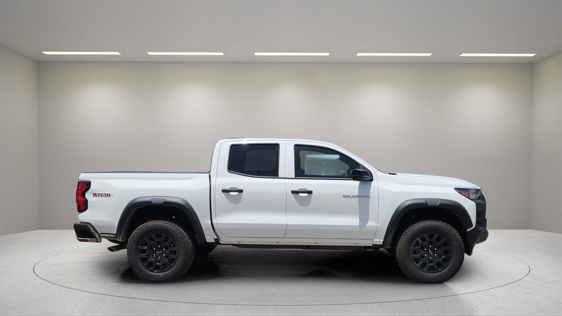 2026 Chevrolet Colorado Trail Boss photo 2