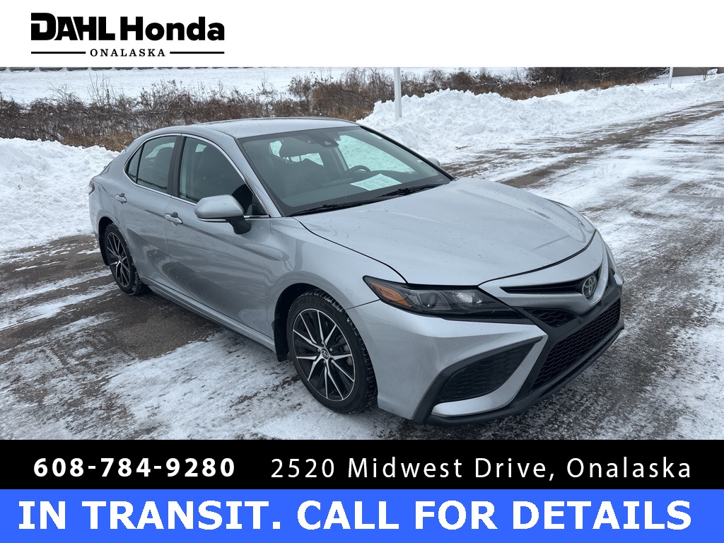 2023 Toyota Camry SE's photo