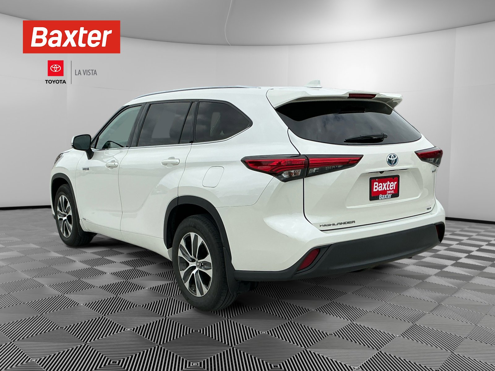 2021 Toyota Highlander Hybrid XLE photo 6