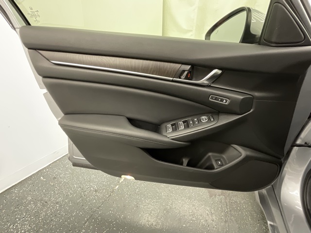 2021 Honda Accord Hybrid EX-L photo 9