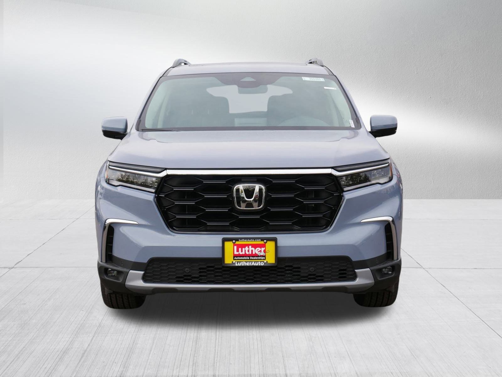 2025 Honda Pilot Touring photo 2