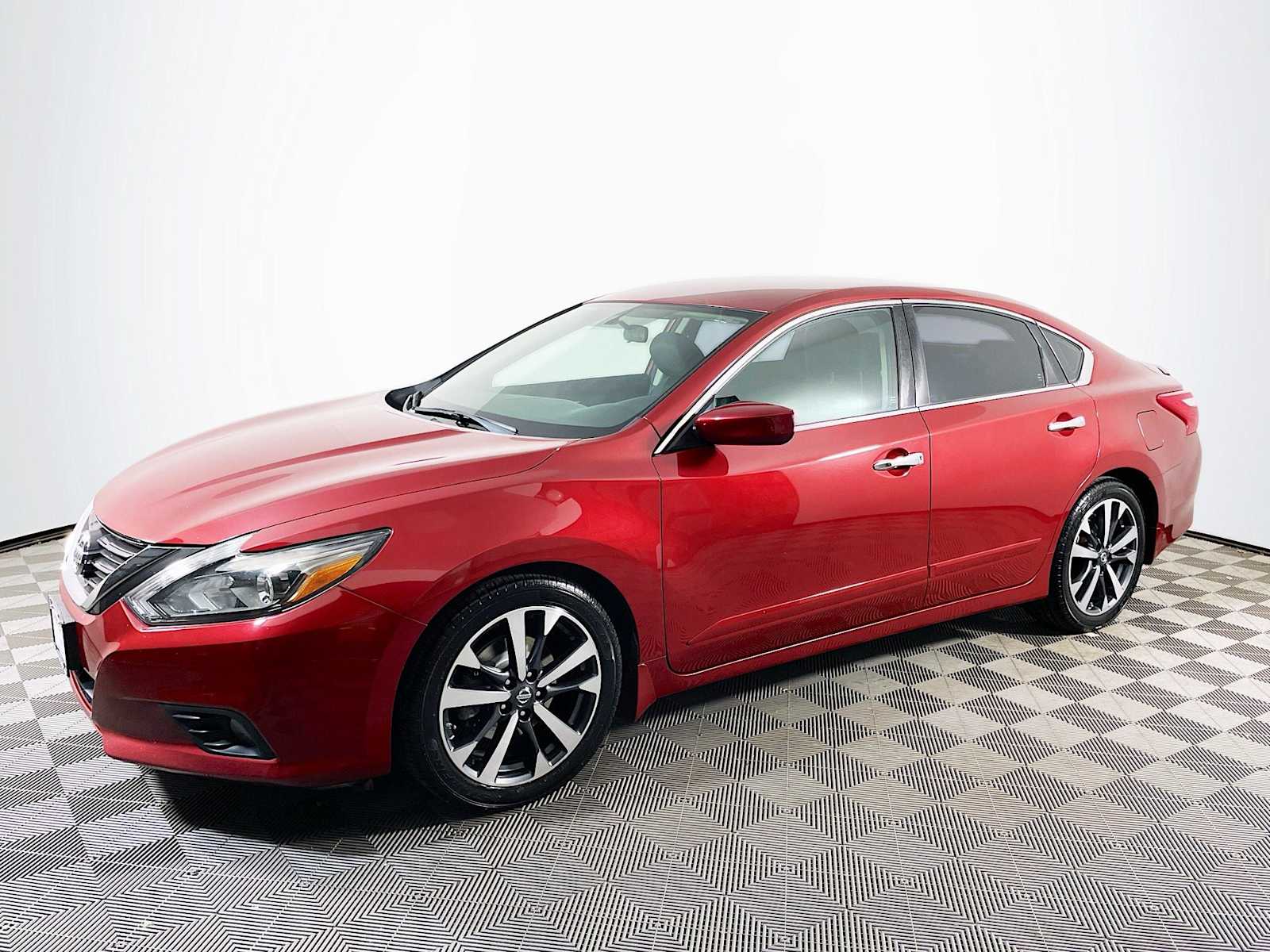 2016 Nissan Altima SR