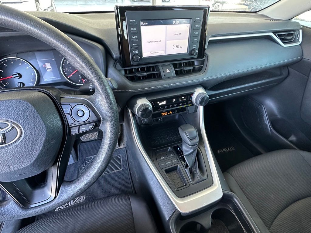 2019 Toyota RAV4 LE photo 15
