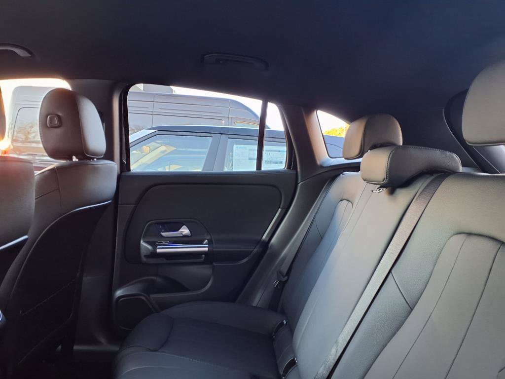 2025 Mercedes Benz GLA 250 photo 20
