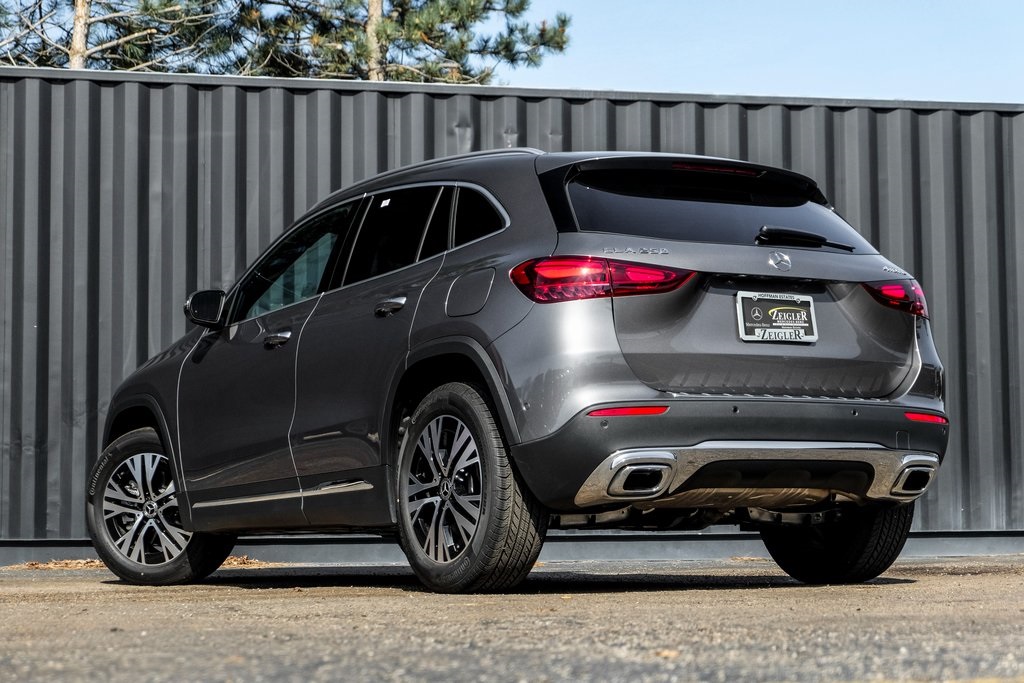 2025 Mercedes Benz GLA 250 4MATIC photo 2