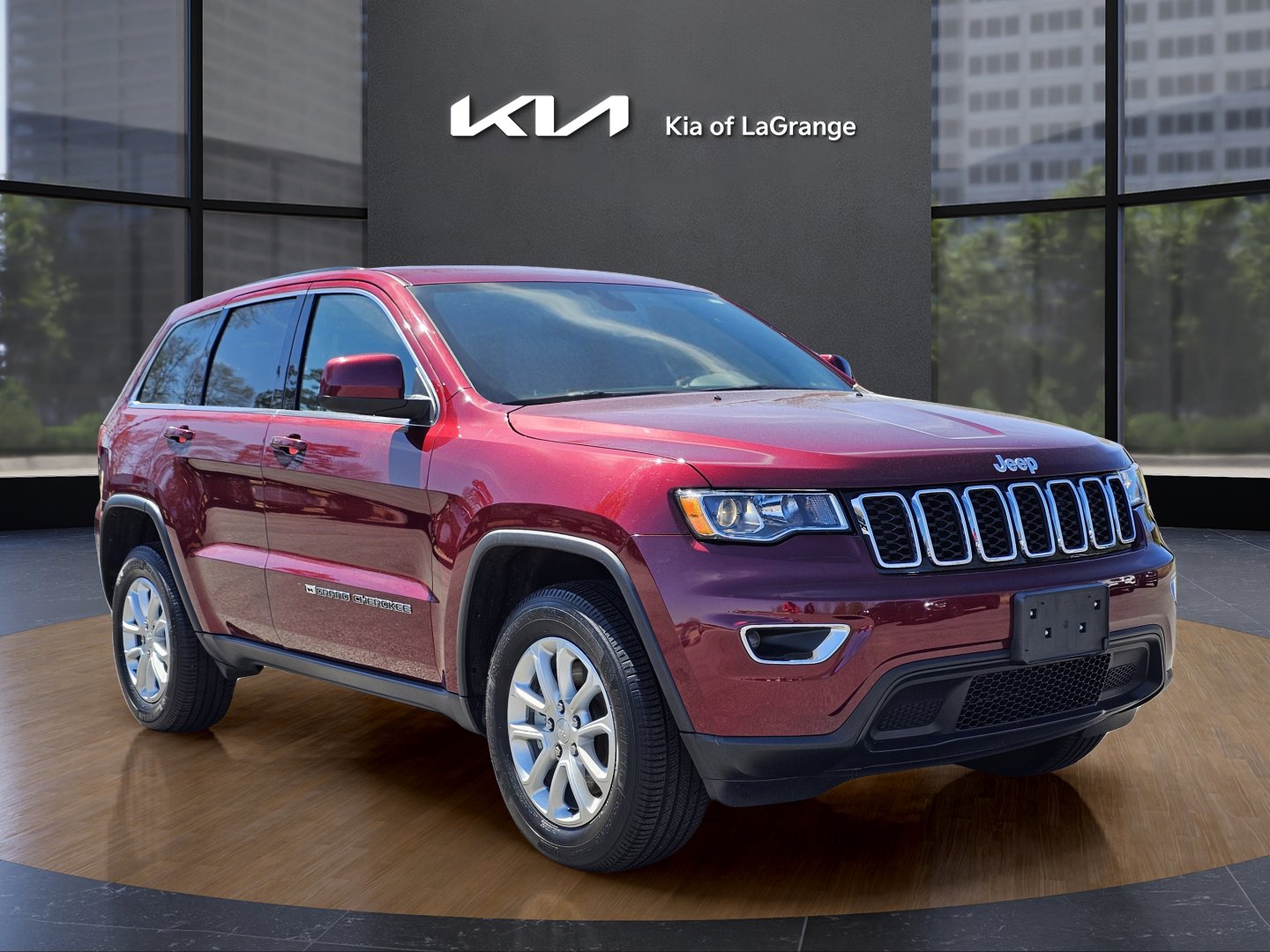 2022 Jeep Grand Cherokee Laredo E photo 3