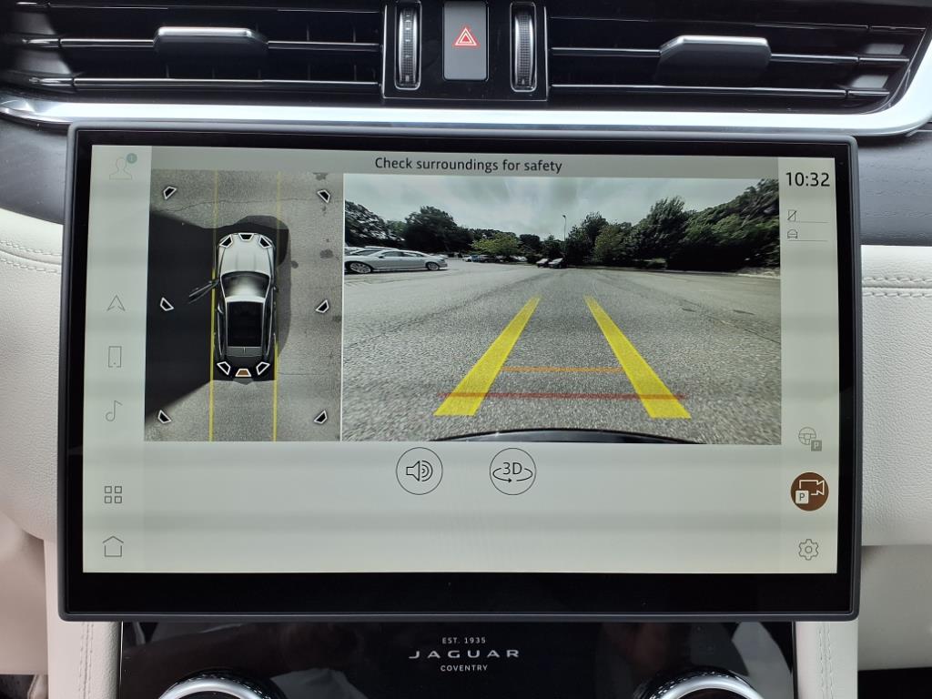 2026 Jaguar F-PACE P250 R-Dynamic S photo 11