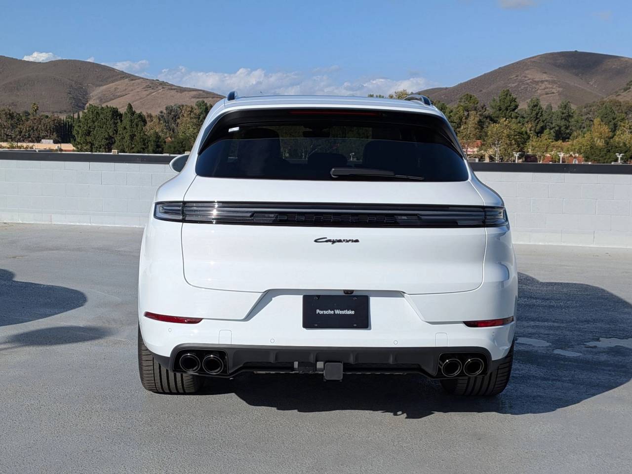 2026 Porsche Cayenne Base photo 9