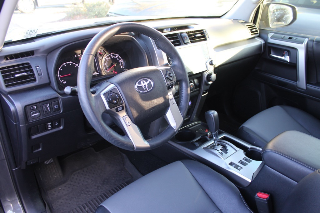 2022 Toyota 4Runner SR5 Premium 2WD photo 3