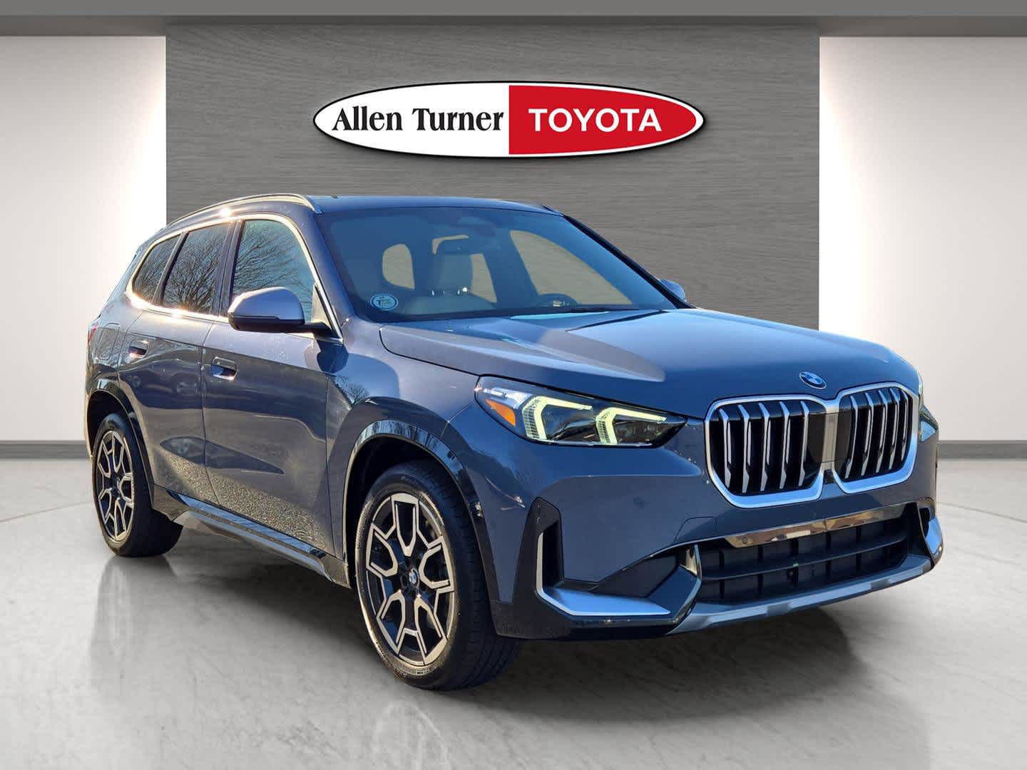 2024 BMW X1 28i's photo