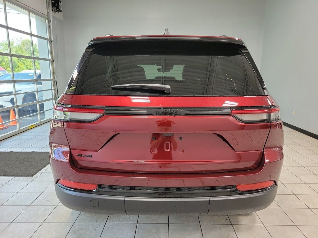 2025 Jeep Grand Cherokee Altitude X photo 4