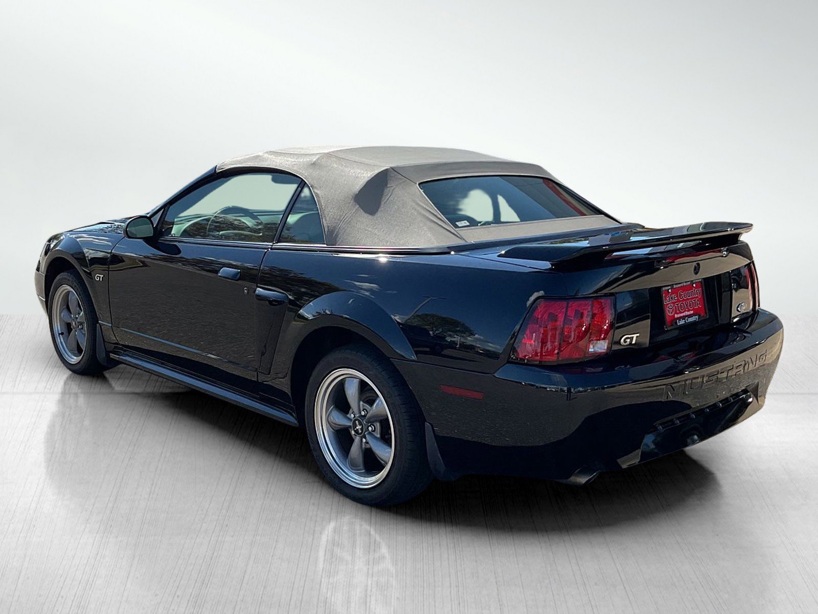 2002 Ford Mustang GT photo 3