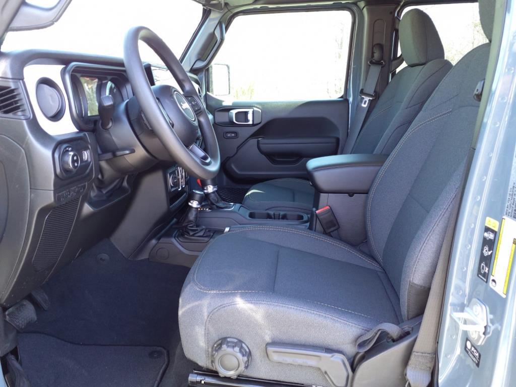 2025 Jeep Gladiator Sport photo 4