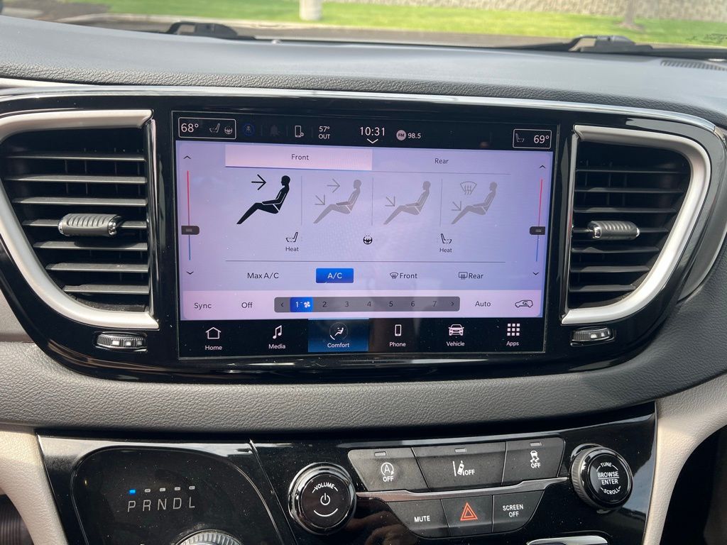 2022 Chrysler Pacifica Touring L photo 29