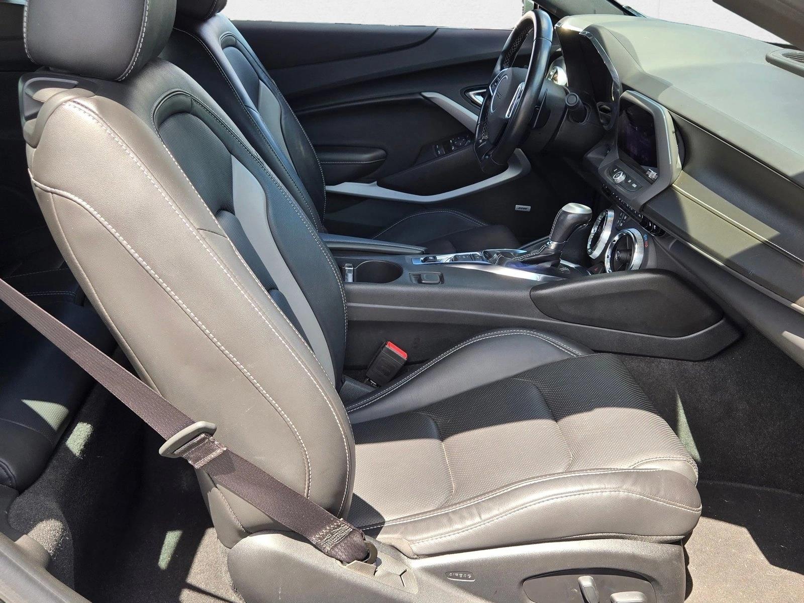 2020 Chevrolet Camaro 2LT photo 23