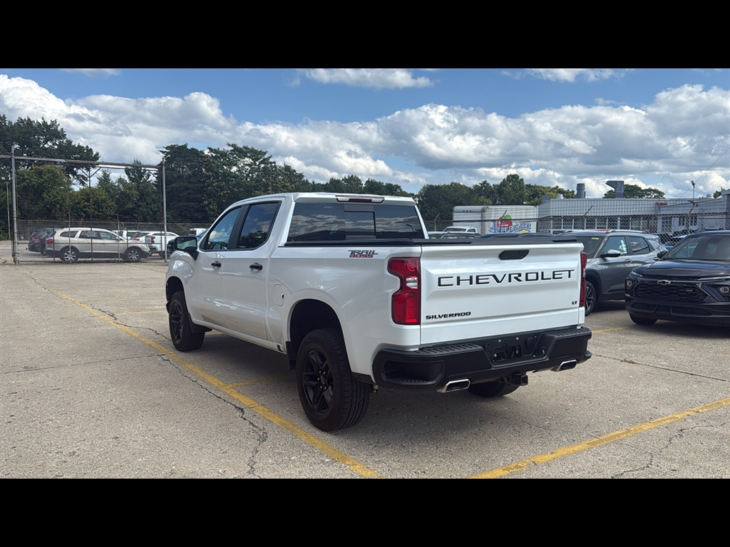2020 Chevrolet Silverado Trail Boss LT photo 2