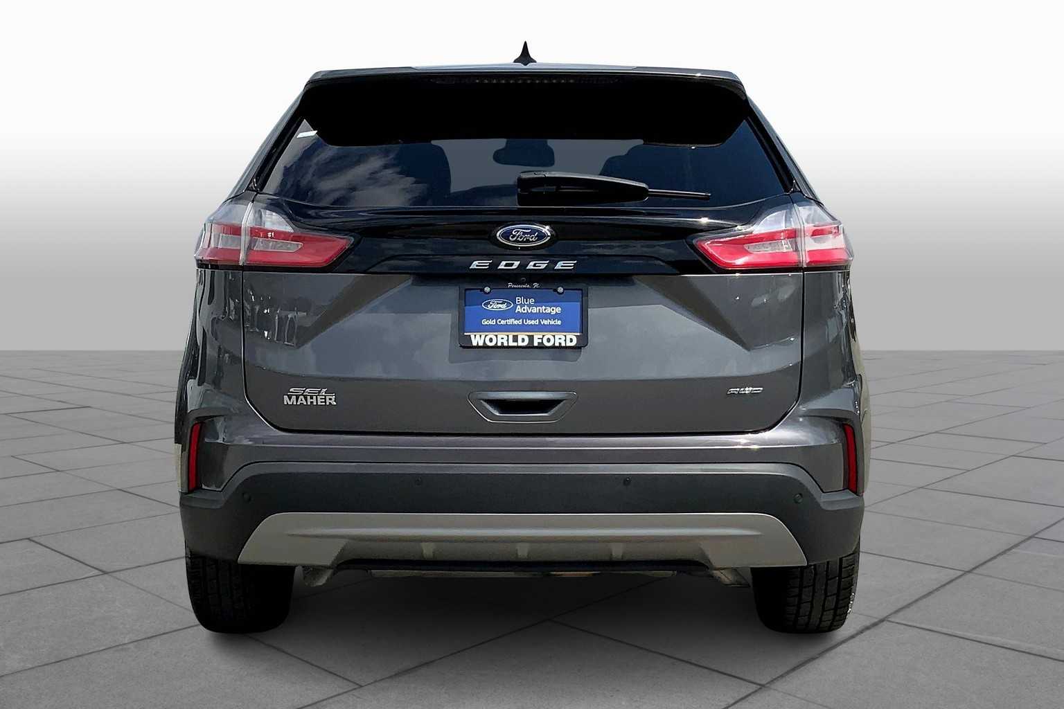 2023 Ford Edge SEL photo 4