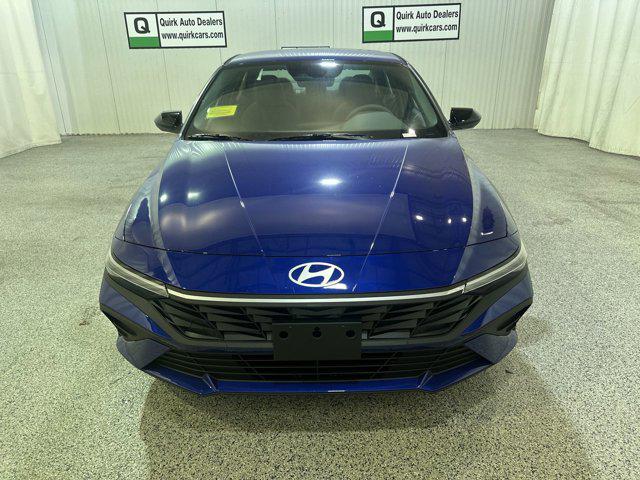 2025 Hyundai Elantra SEL Sport photo 2