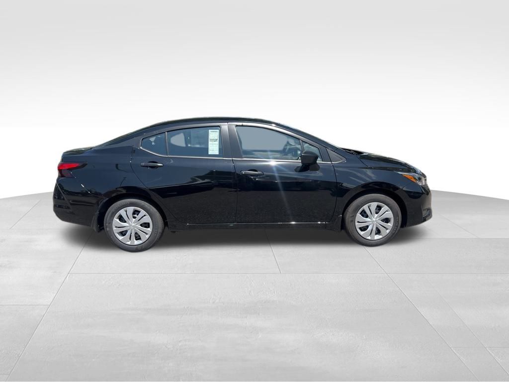 2025 Nissan Versa S photo 3