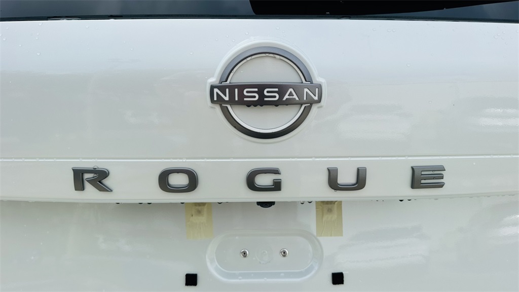 2025 Nissan Rogue SV photo 8
